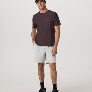 Vuori Short Sleeve Strato Pocket Tee - Relaxed Fit size Large